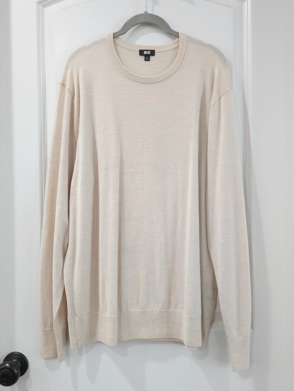 UNIQLO Cream Crewneck Sweater - Men's Lightweight Knit. 100% Wool, Like New